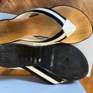 CHANEL Vintage-ish (2006) Weekender Wooden Sailing Flip Flop/Cruise Sandals